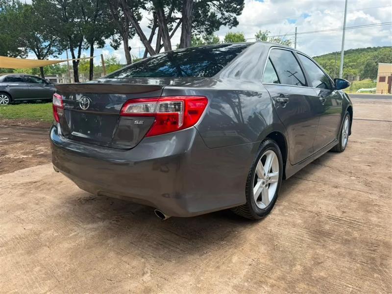 Toyota Camry SE 2014