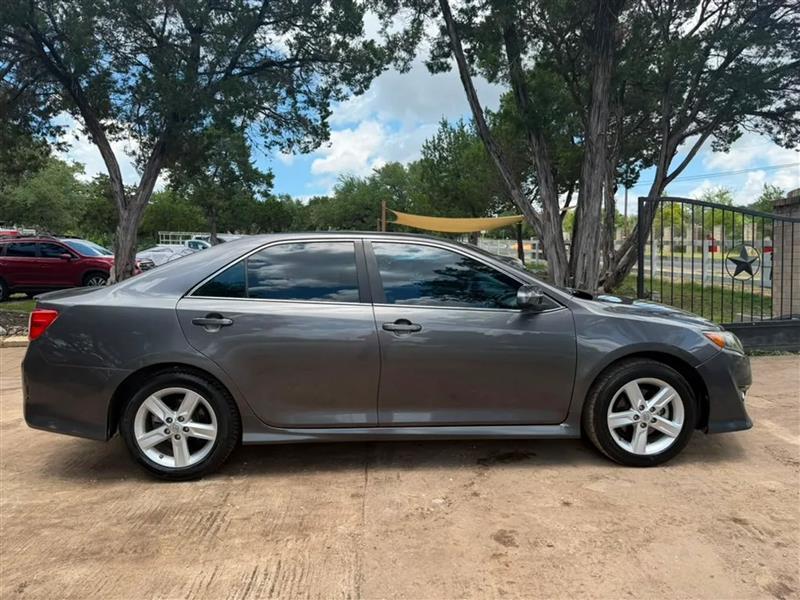 Toyota Camry SE 2014