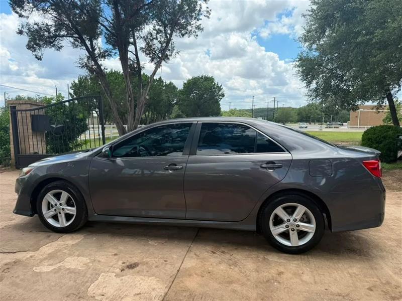 Toyota Camry SE 2014