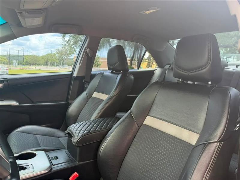 Toyota Camry SE 2014