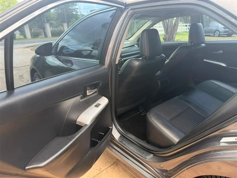 Toyota Camry SE 2014