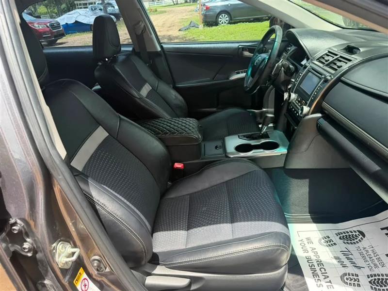 Toyota Camry SE 2014