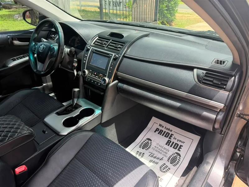 Toyota Camry SE 2014