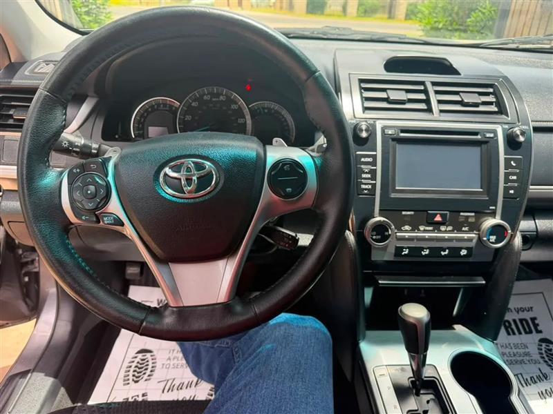 Toyota Camry SE 2014