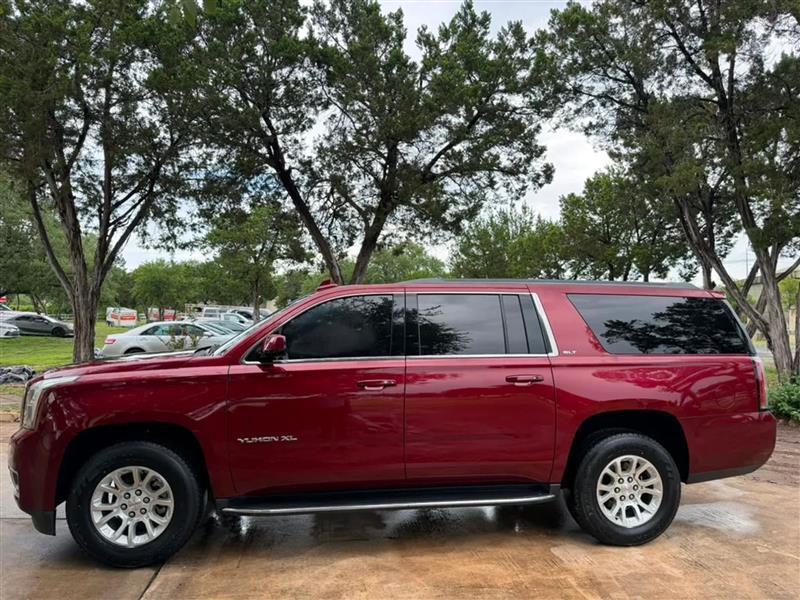 GMC Yukon XL SLT 2WD 2017