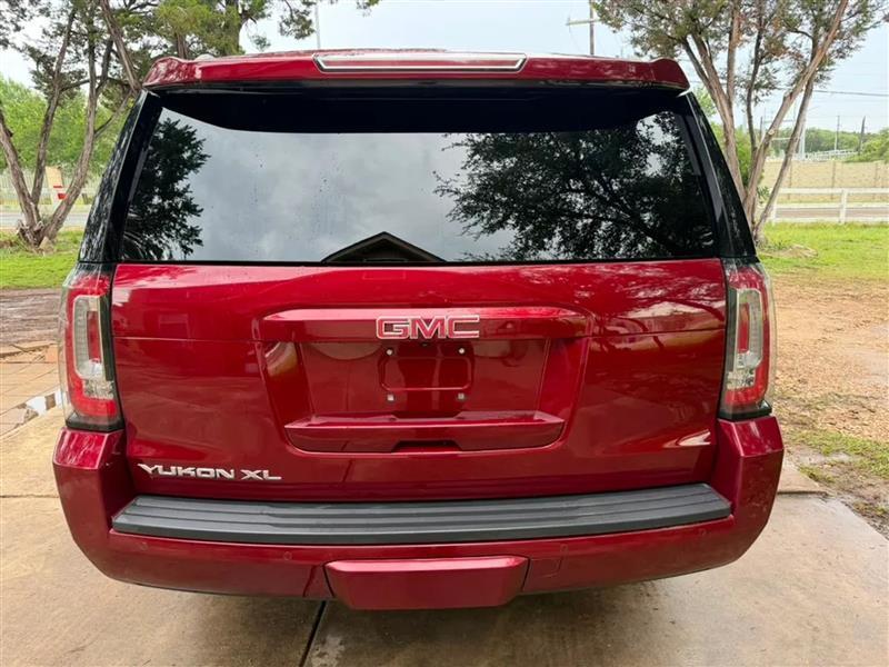 GMC Yukon XL SLT 2WD 2017