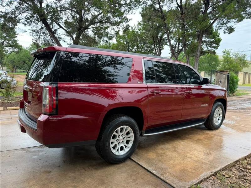 GMC Yukon XL SLT 2WD 2017