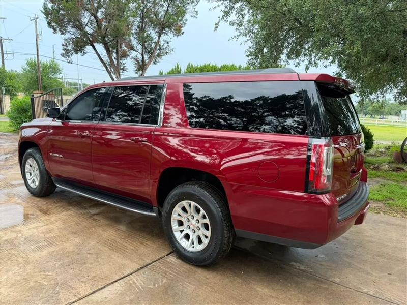 GMC Yukon XL SLT 2WD 2017