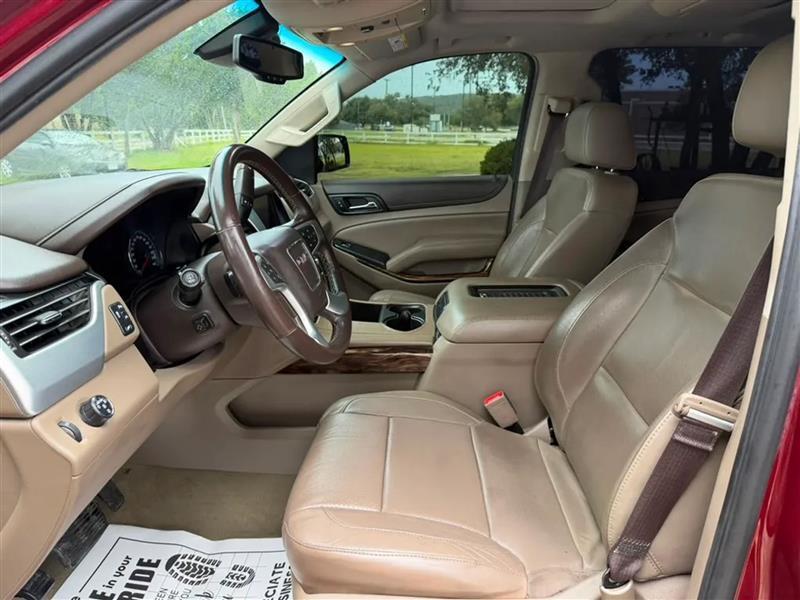 GMC Yukon XL SLT 2WD 2017