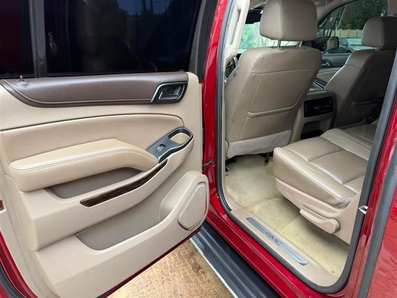 GMC Yukon XL SLT 2WD 2017
