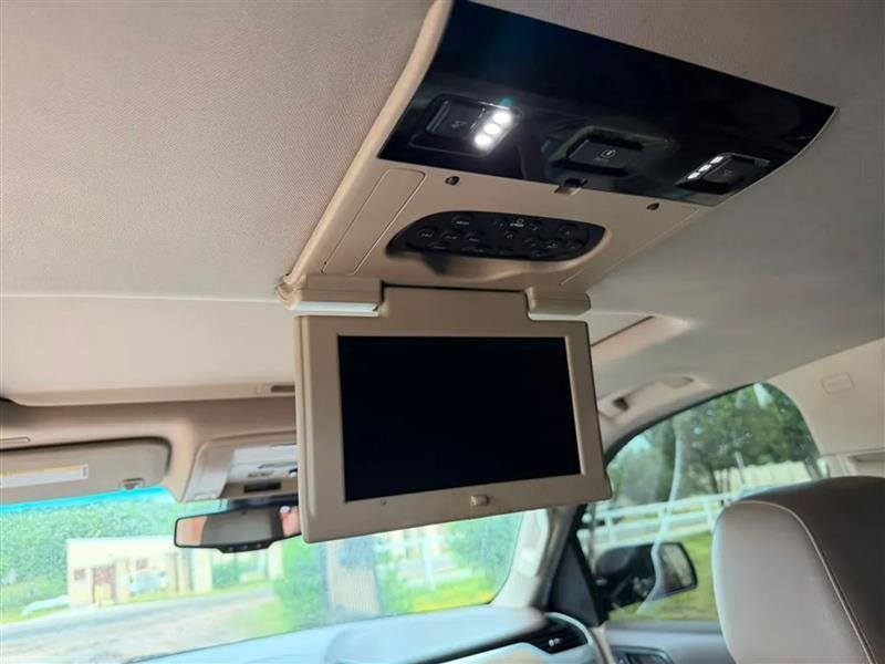 GMC Yukon XL SLT 2WD 2017
