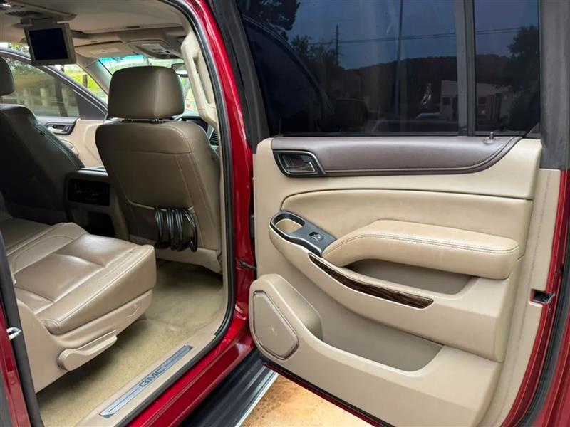 GMC Yukon XL SLT 2WD 2017