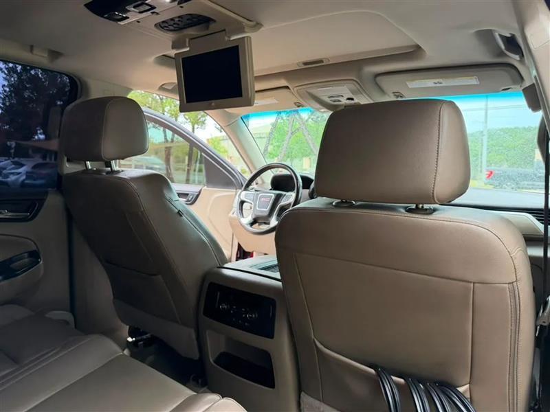 GMC Yukon XL SLT 2WD 2017