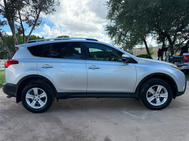 Toyota RAV4  2013