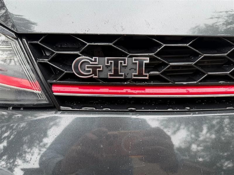 Volkswagen Golf GTI SE 6M 4-Door 2017