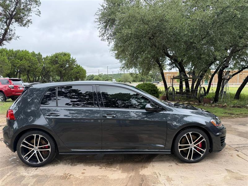 Volkswagen Golf GTI SE 6M 4-Door 2017