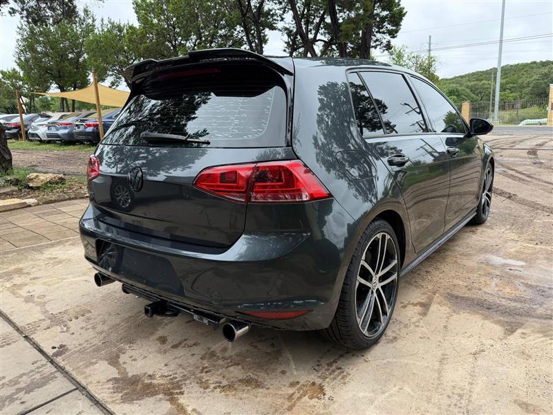 Volkswagen Golf GTI SE 6M 4-Door 2017