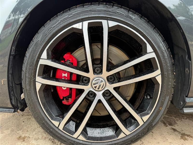 Volkswagen Golf GTI SE 6M 4-Door 2017