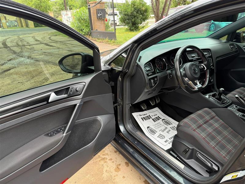 Volkswagen Golf GTI SE 6M 4-Door 2017