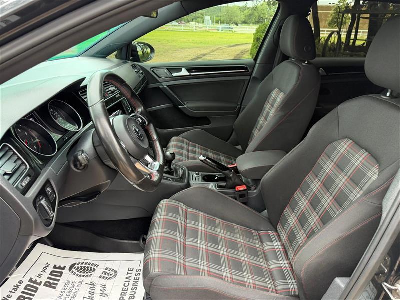 Volkswagen Golf GTI SE 6M 4-Door 2017
