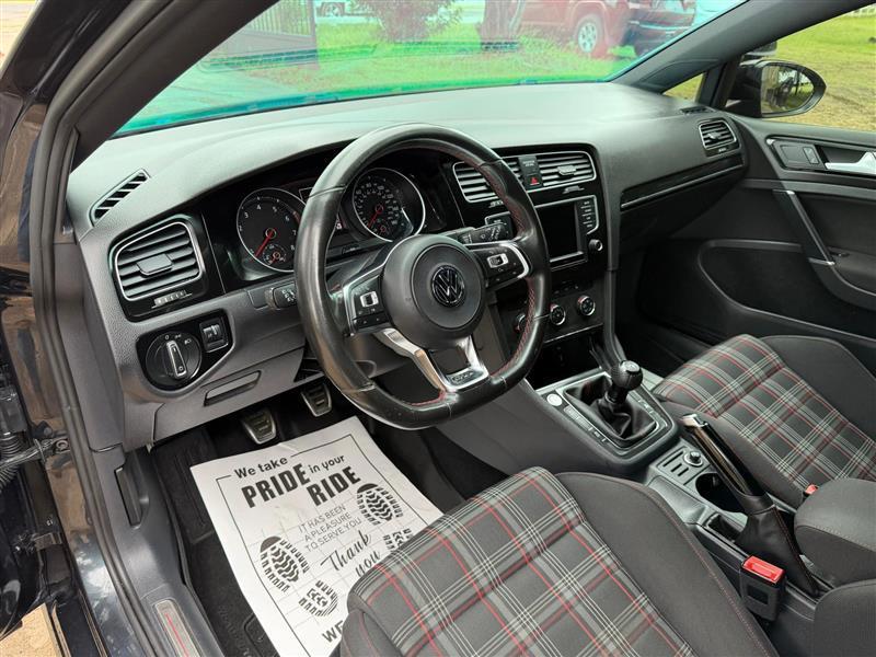 Volkswagen Golf GTI SE 6M 4-Door 2017