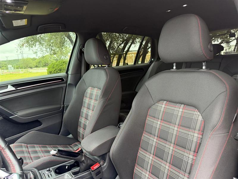 Volkswagen Golf GTI SE 6M 4-Door 2017