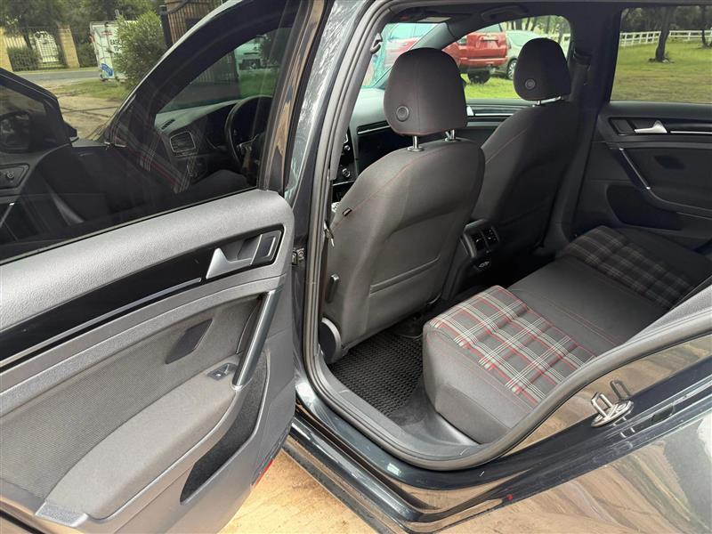 Volkswagen Golf GTI SE 6M 4-Door 2017