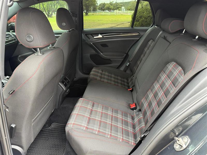 Volkswagen Golf GTI SE 6M 4-Door 2017