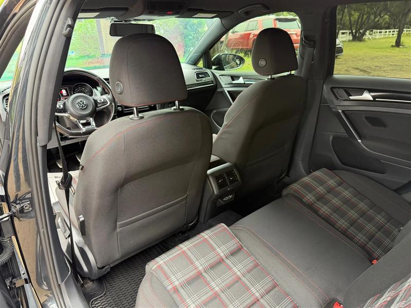 Volkswagen Golf GTI SE 6M 4-Door 2017