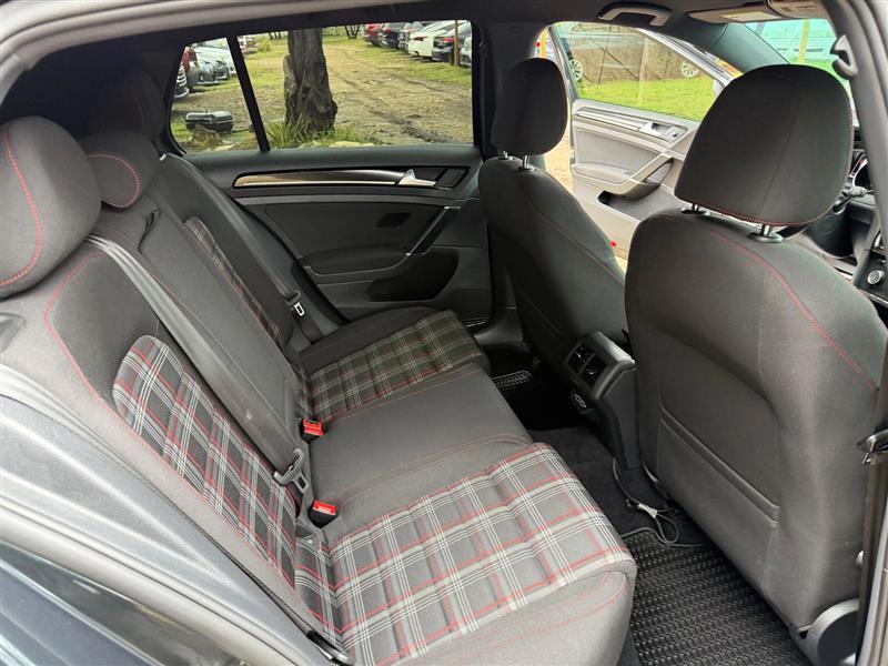 Volkswagen Golf GTI SE 6M 4-Door 2017