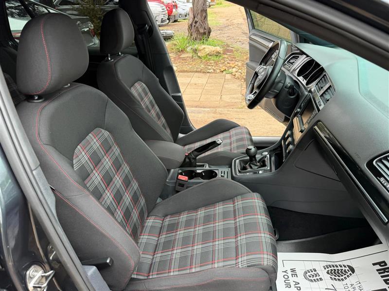 Volkswagen Golf GTI SE 6M 4-Door 2017