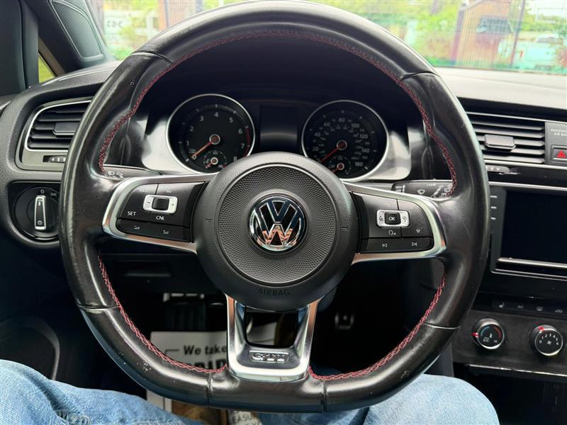 Volkswagen Golf GTI SE 6M 4-Door 2017