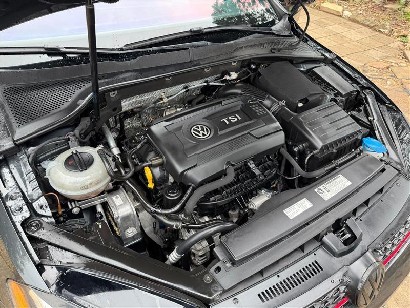 Volkswagen Golf GTI SE 6M 4-Door 2017