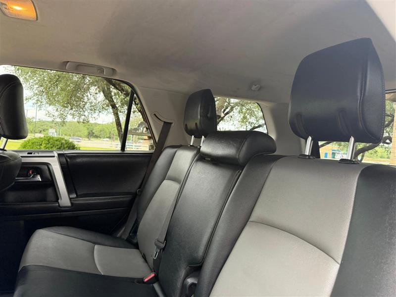 Toyota 4Runner SR5 2WD 2016