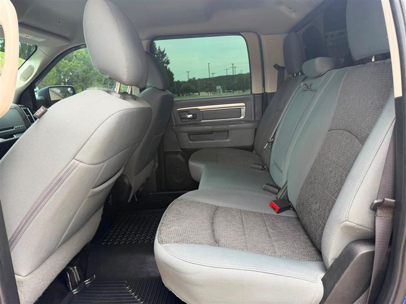 RAM 1500 SLT Crew Cab SWB 2WD 2017