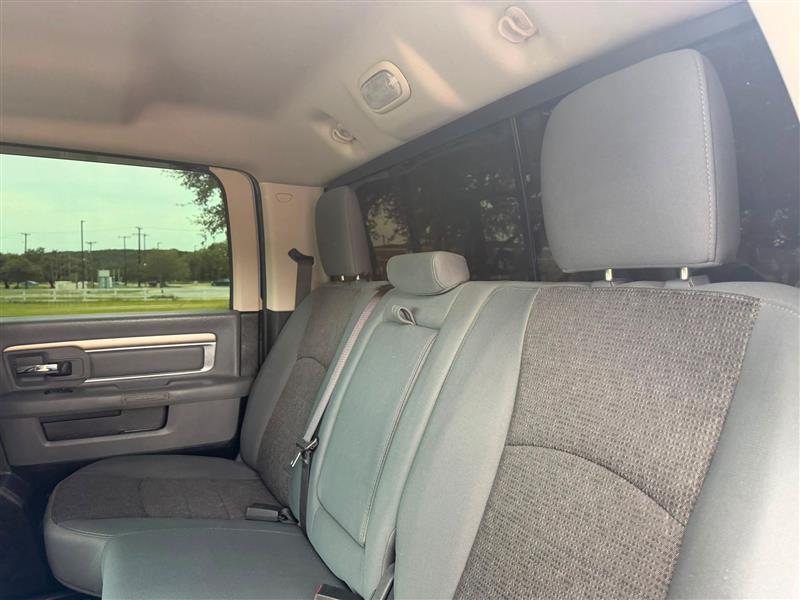RAM 1500 SLT Crew Cab SWB 2WD 2017