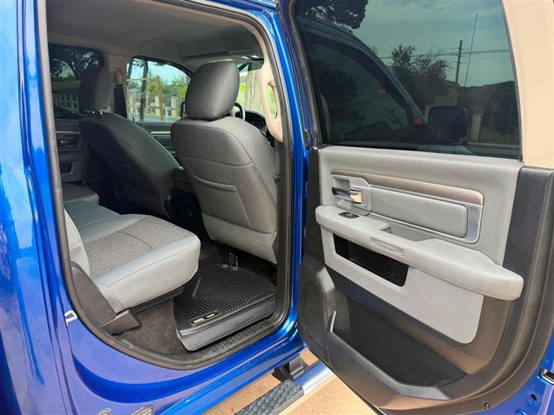 RAM 1500 SLT Crew Cab SWB 2WD 2017