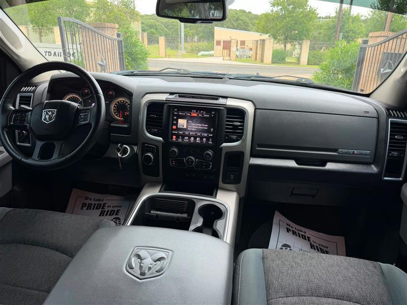 RAM 1500 SLT Crew Cab SWB 2WD 2017