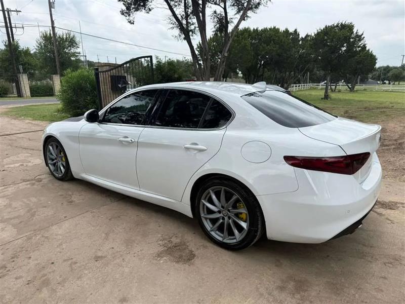 Alfa Romeo Giulia Sprint 2021