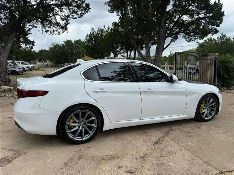 Alfa Romeo Giulia Sprint 2021