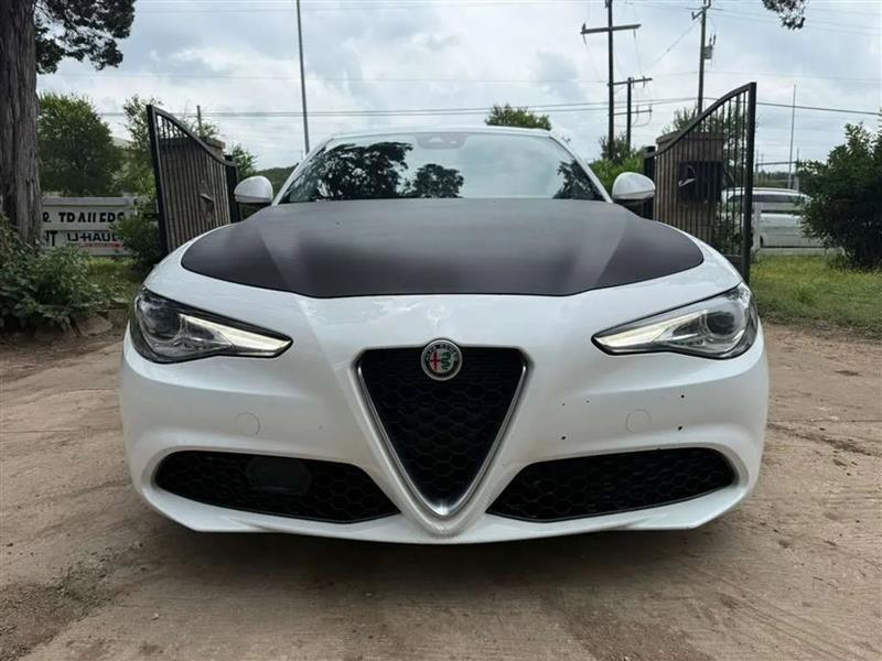 Alfa Romeo Giulia Sprint 2021