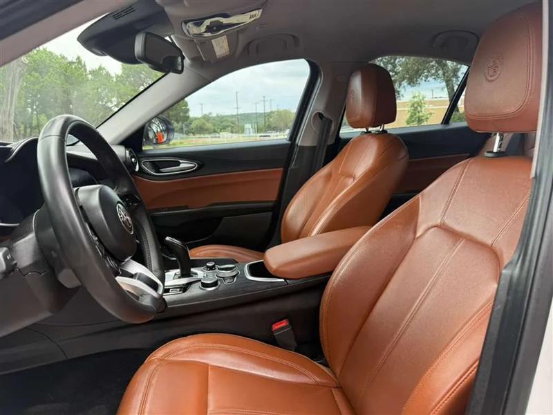 Alfa Romeo Giulia Sprint 2021