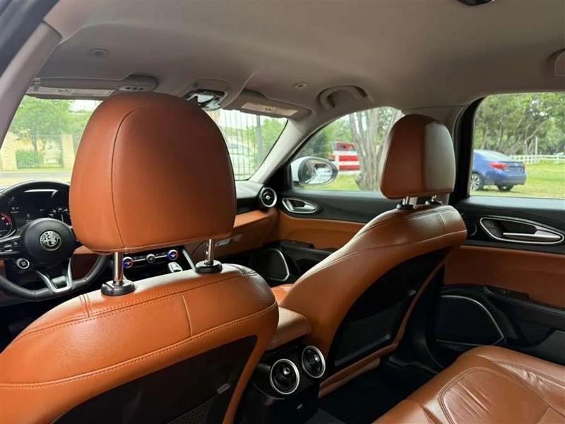 Alfa Romeo Giulia Sprint 2021