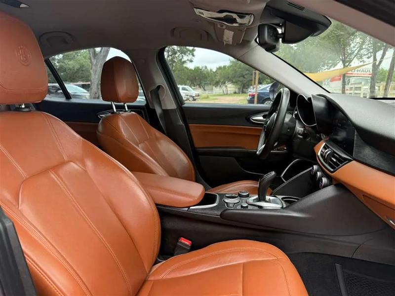 Alfa Romeo Giulia Sprint 2021