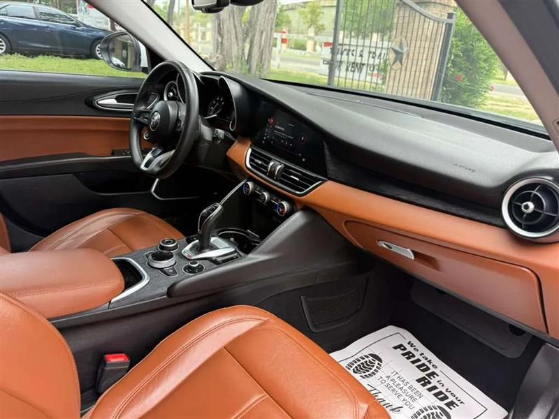 Alfa Romeo Giulia Sprint 2021