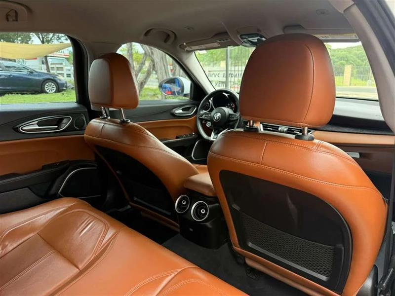 Alfa Romeo Giulia Sprint 2021