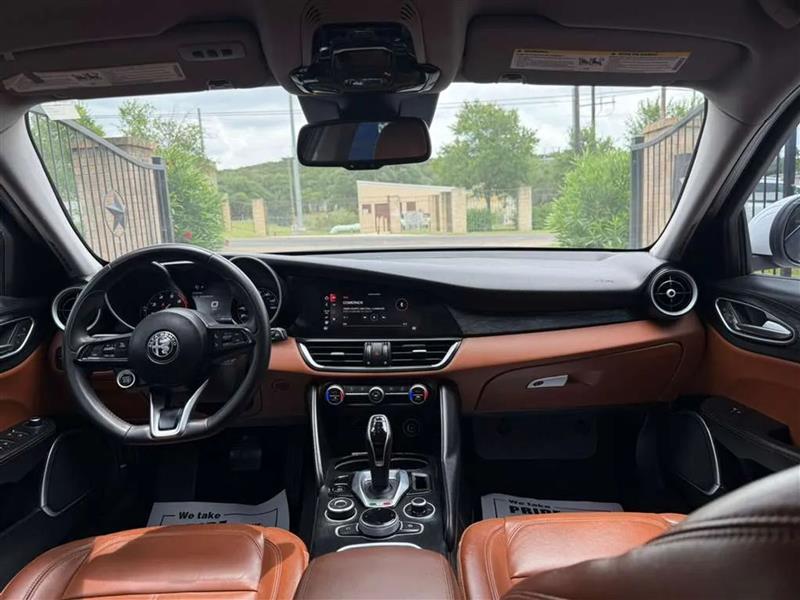 Alfa Romeo Giulia Sprint 2021