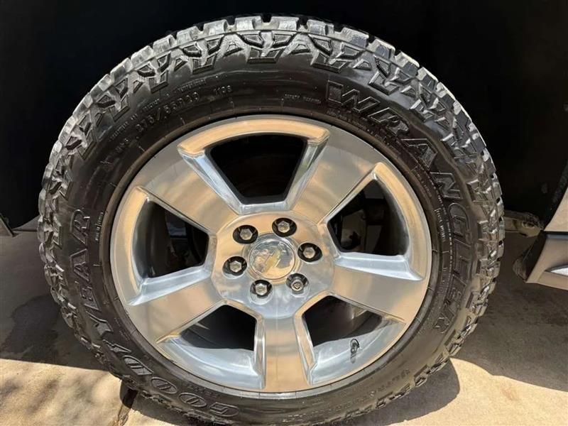 Chevrolet Suburban LT 2WD 2019