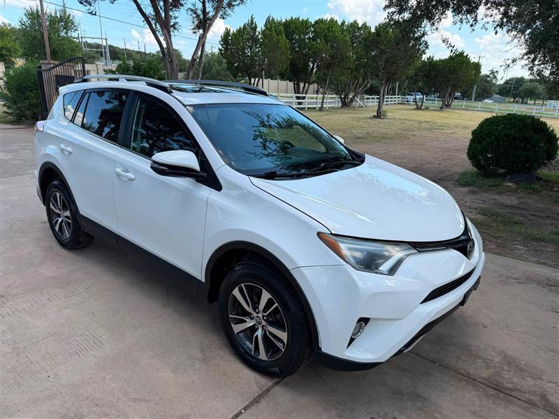 Toyota RAV4 XLE AWD 2018