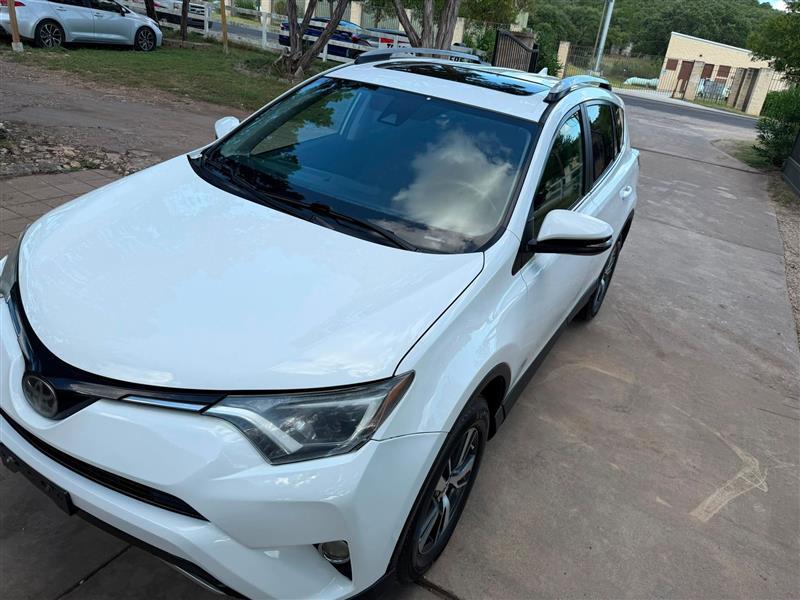 Toyota RAV4 XLE AWD 2018